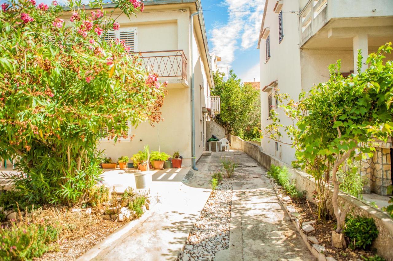 Apartments Alma Новаля Екстер'єр фото